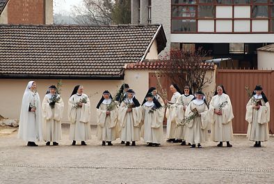 die Schwestern des Klosters Mariengarten