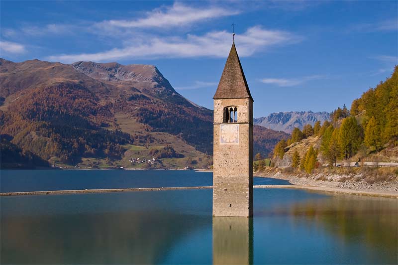 der Kirchturm von Alt-Graun im Reschensee